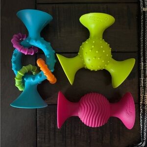 Fat Brain Pip Squigz